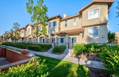 1207 Olson Dr, Fullerton, CA 92833-5619