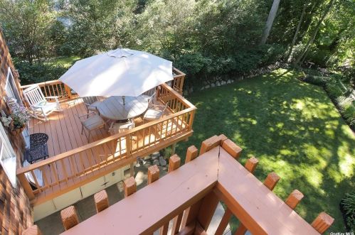 107 Scudder Pl, Northport NY  11768-3027 exterior