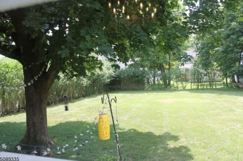 21 Diana Rd, Greystone Park NJ  07950-2104 exterior