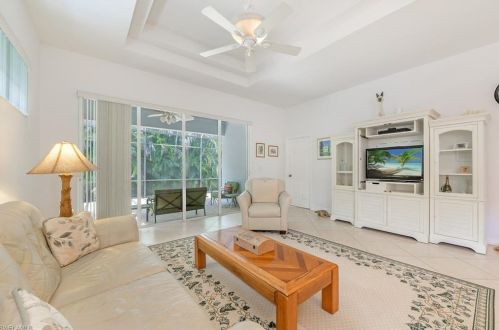 1151 Imperial Dr, Naples, FL 34110-8130