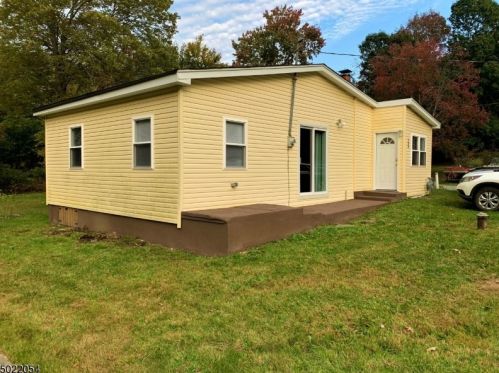 100 Tintle Ave, West Milford Lakes NJ  07480-4715 exterior