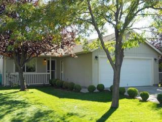 3246 Metolius Ave, Eagle Crest, OR 97756-7947