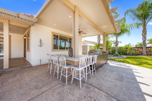 981 Park Ave, San Jacinto CA  92583-5407 exterior