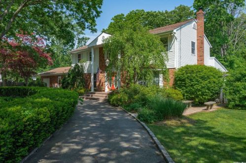 149 Cedrus Ave, Elwood NY  11731-4409 exterior