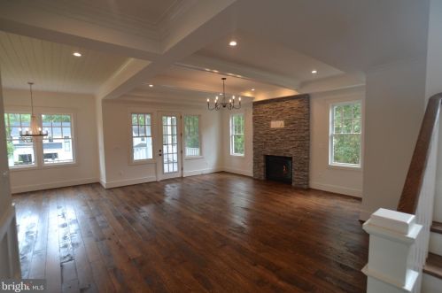 608 Jackson St, Falls Church VA  22046-2828 exterior