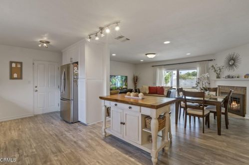 1607 Dakin Ave, Simi Valley, CA 93065-4519