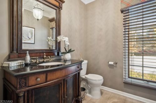 32 Ridge Rd, Parsippany NJ  07834-9629 exterior