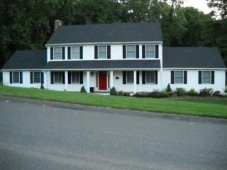 8 Park Ln, Brookfield Center, CT 06804-3918