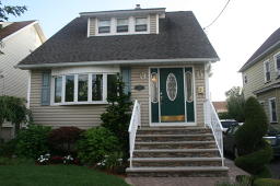 212 Court Ave, Lyndhurst, NJ 07071-1720