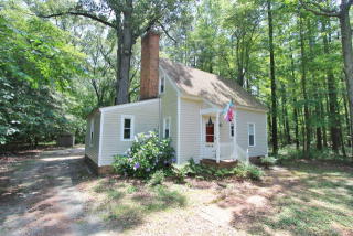 392 Berkshire Dr, Reedville, VA 22539-3528
