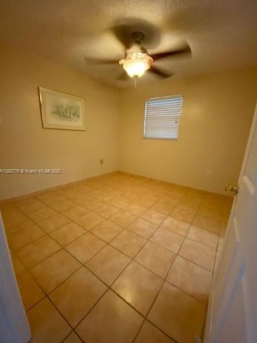 874 70th Pl, Hialeah FL  33014-5220 exterior