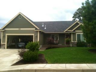 593 Heath St, Dallas, OR 97338-1478