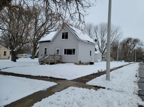 1327 Park St, Fairmont, MN 56031-2626