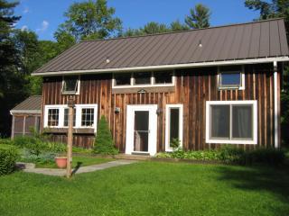 89 Farnum Rd, Lakeville CT  06039-2508 exterior