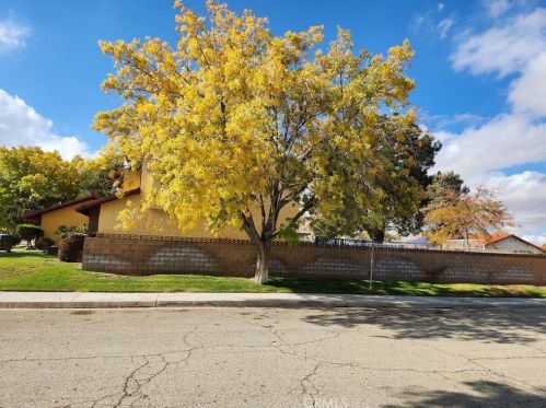 3823 Avenue, Lancaster, CA