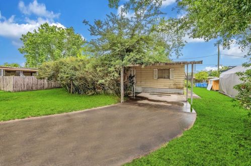 2718 Tropical Lake Dr, Kissimmee, FL 34741-1240