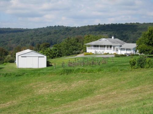 120 Witmer Rd, Swartzville, PA 17569-9007