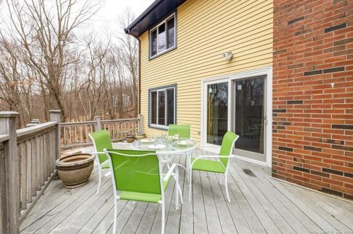 80 Mount Sumner Dr, Manchester CT  06043-7248 exterior