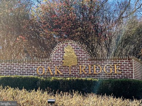 3 Oak Leaf Ln, Downingtown, PA 19335-3431