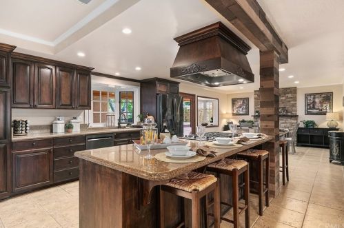 2368 Foothill Ln, Brea, CA 92821-4501