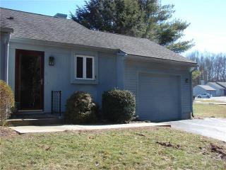 31 Woodstock Mdws, Woodstock, CT 06281-2342