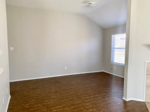 1006 Stockton Dr, Burleson, TX 76028-9310