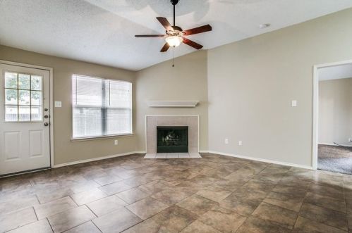 705 Cumberland Dr, Burleson TX  76028-7385 exterior