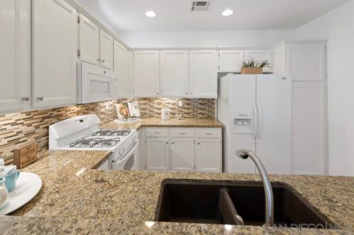 9530 Compass Point Dr, San Diego CA 92126-8527 exterior