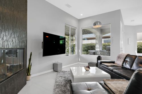 5 Curie Ct, Rancho Mirage CA  92270-2713 exterior