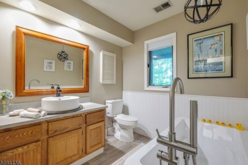 40 Augusta Dr, Annandale NJ  08801-1607 exterior