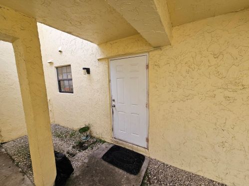 2307 Linton Ridge Cir, Delray Beach FL  33444-8182 exterior