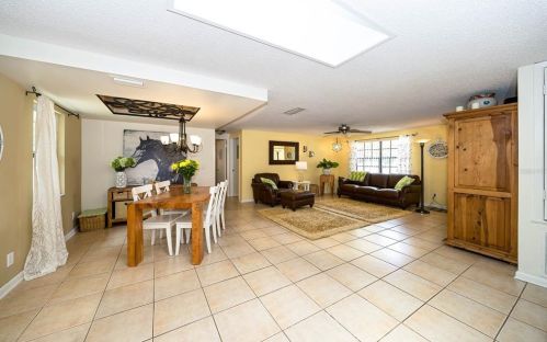 1562 Twin Palms Loop, Lutz FL  33559-6763 exterior