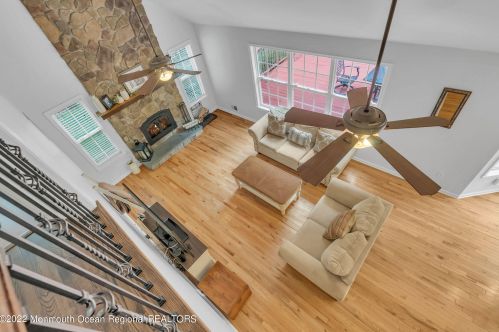 8 Bailey Ct, Jackson Twp NJ  08527-4459 exterior