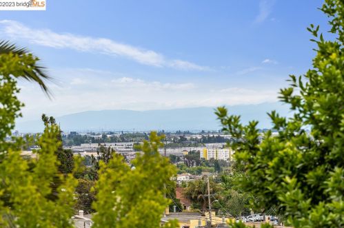 4817 Brookdale Ave, Oakland CA  94619-2510 exterior