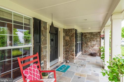 167 Alpine Dr, Leesburg VA 20175-6172 exterior