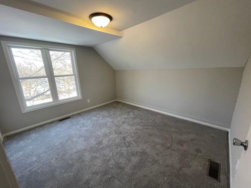 332 Jessamine Ave, Saint Paul MN 55130-3731 exterior