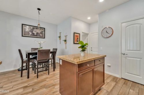 28778 Calle De La Paz Dr, Santa Clarita CA  91354-3006 exterior