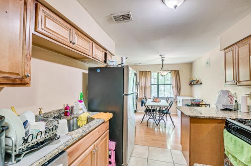 1511 Green Hollow Dr, Iselin NJ  08830-2946 exterior