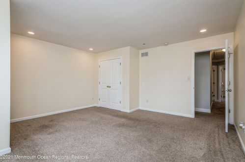 317 Pine St, Middletown NJ  07748-5545 exterior