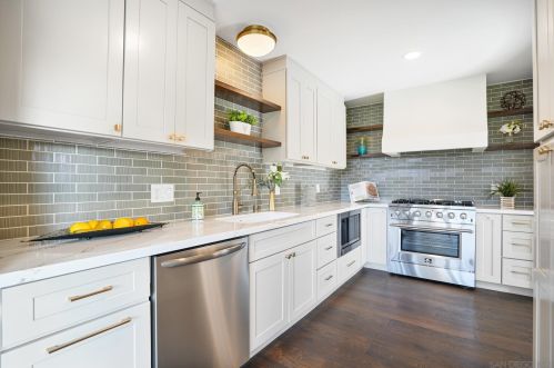 2824 Chatsworth Blvd, San Diego CA  92106-1462 exterior