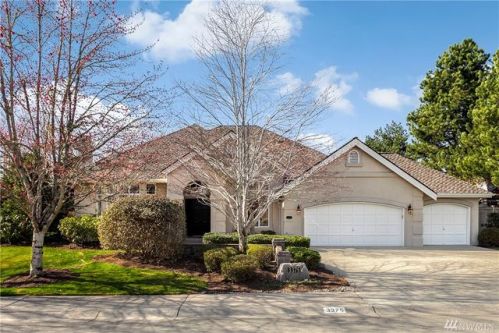3375 213 Pl, Redmond WA  98075-7150 exterior