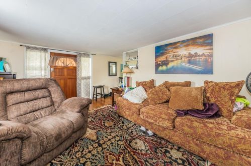 581 Dixie Hwy, Tarpon Springs FL  34689-5718 exterior