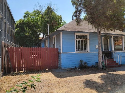 928 6th St, Long Beach, CA 90802-1506