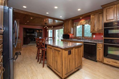 2084 Wintergreen Ct, Green Bay WI  54304-1946 exterior