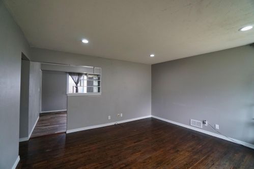 7716 Brentwood Ave, Milwaukee, WI 53223-6106