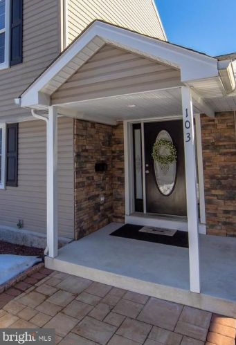 103 Dolington Rd, Yardley PA 19067-2621 exterior