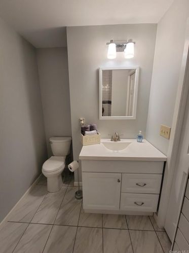 26 Tower Hill Dr, Washingtonville NY  10992-1009 exterior