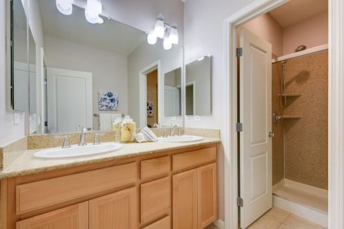 683 Modern Ice Dr, San Jose CA  95112-4862 exterior