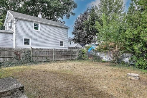 44 Rosemont Ave, Cumberland RI  02864-7519 exterior