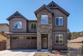 3011 Clubhouse Dr, Bend, OR 97701-7542